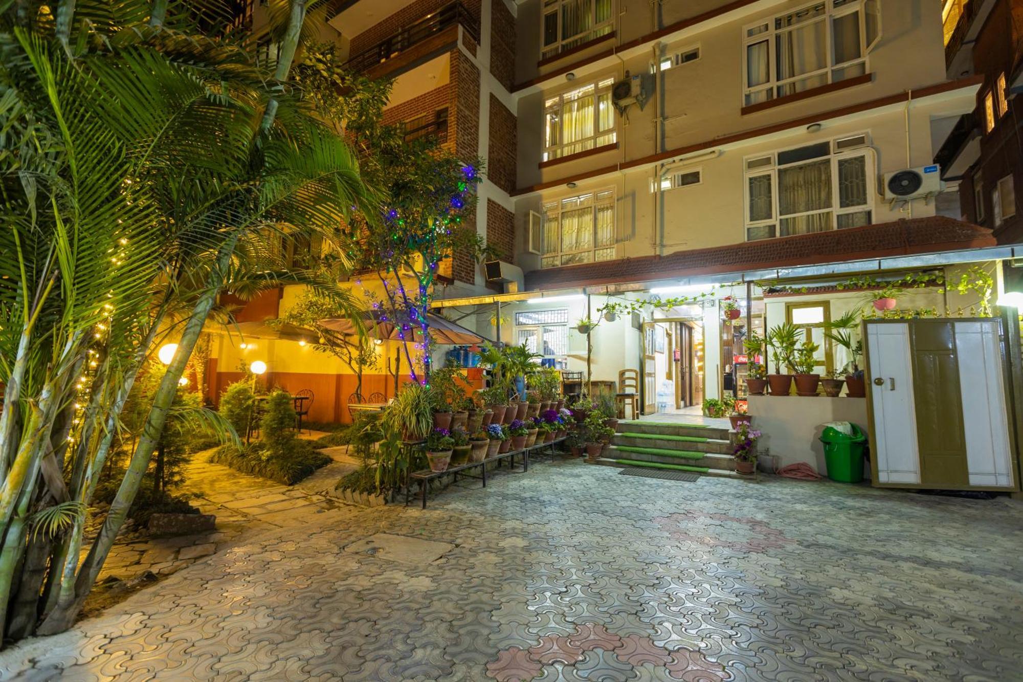 Hotel Sekai Катманду Екстериор снимка