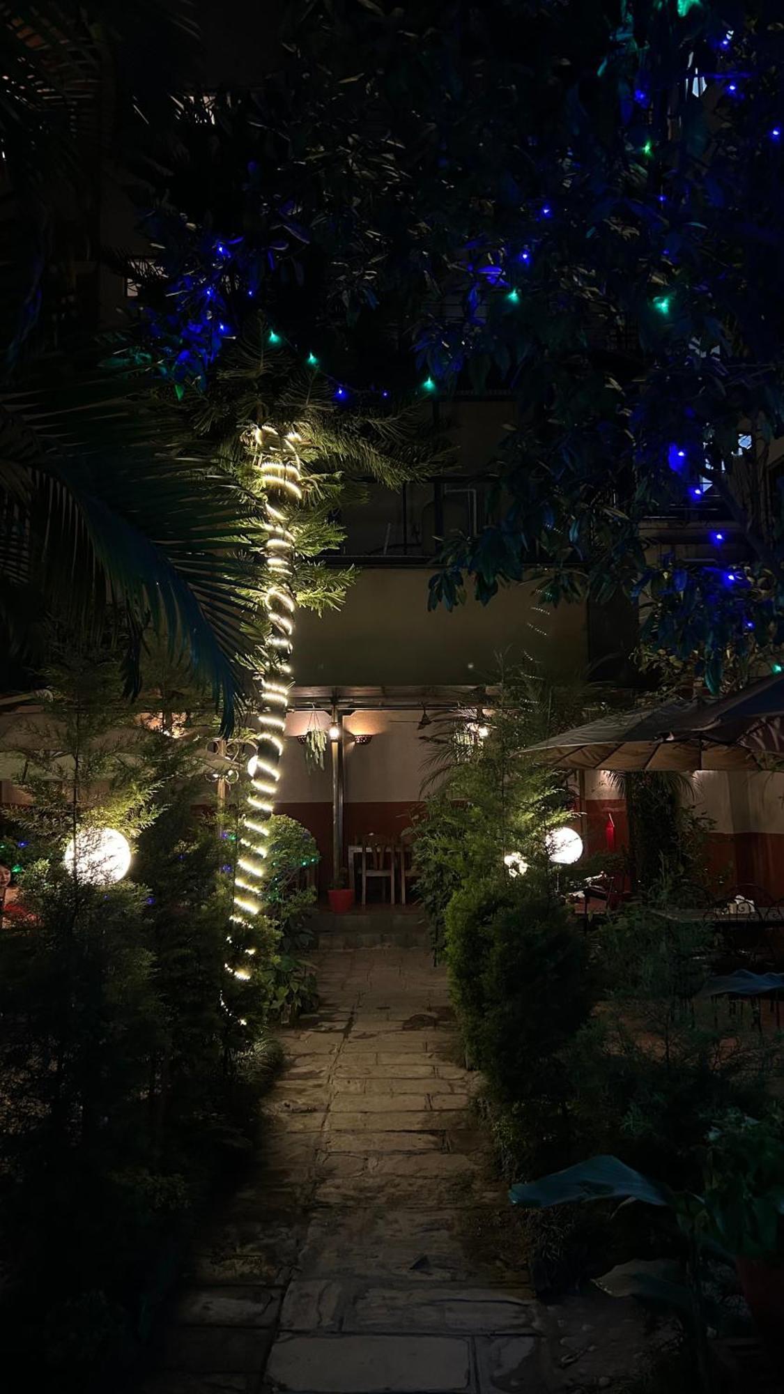 Hotel Sekai Катманду Екстериор снимка